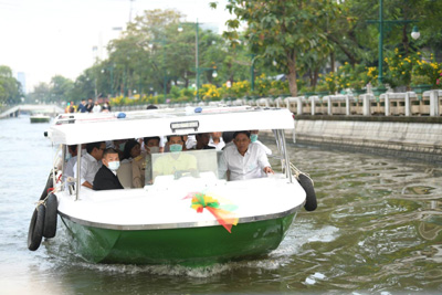 バンコク都の電動旅客船