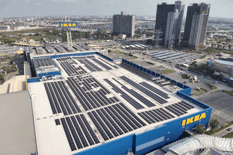 太陽光パネルが設置されたイケアの店舗「イケア・バンナー」