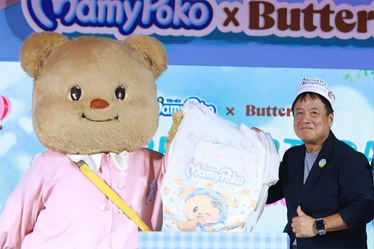 「ノーン・ヌーイ」と新製品をＰＲする中井忠ＭＤ