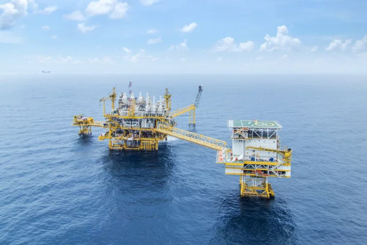 アーティット天然ガス田の生産設備