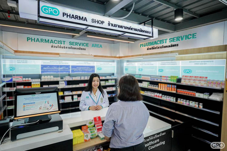 ＢＴＳの駅構内に設置された販売店