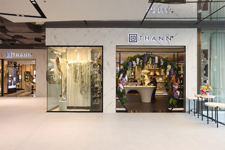 「タン」ブランドの直営店