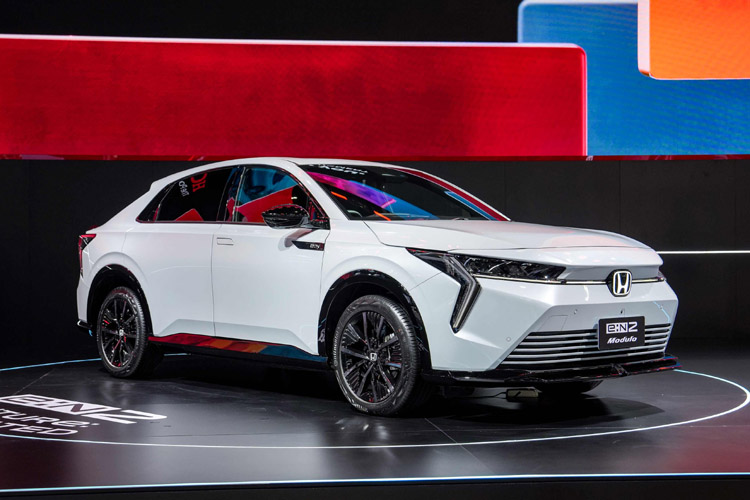 ホンダのＥＶ「ｅ：Ｎ２」の出展ブース
