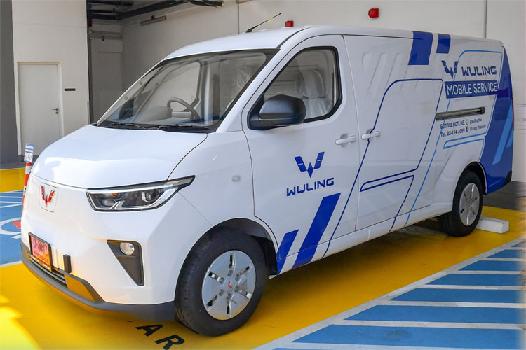 商用バン「ウーリン・ポルタＥＶ」
