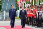 ミンアウンフライン大統領（右）とアヌティン首相