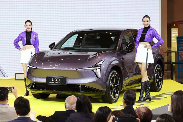 バンコク都心で披露された新型ＥＶ「Ｌ03」